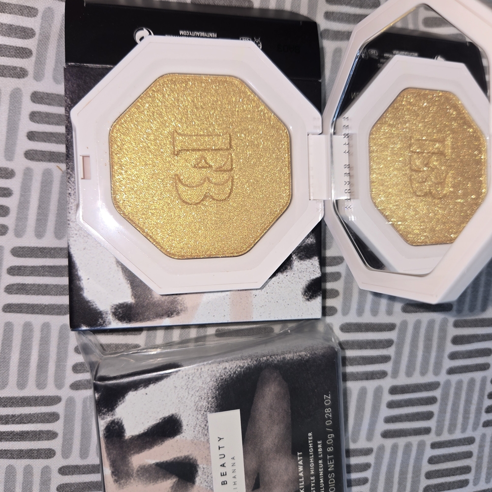 Fenty Beauty Golden Shimmer Compact
